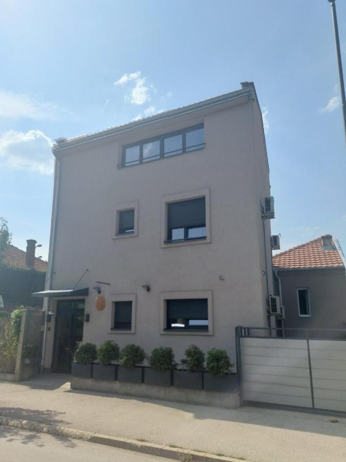 Nana / Sobe & Apartmani Valjevo Eksteriør billede